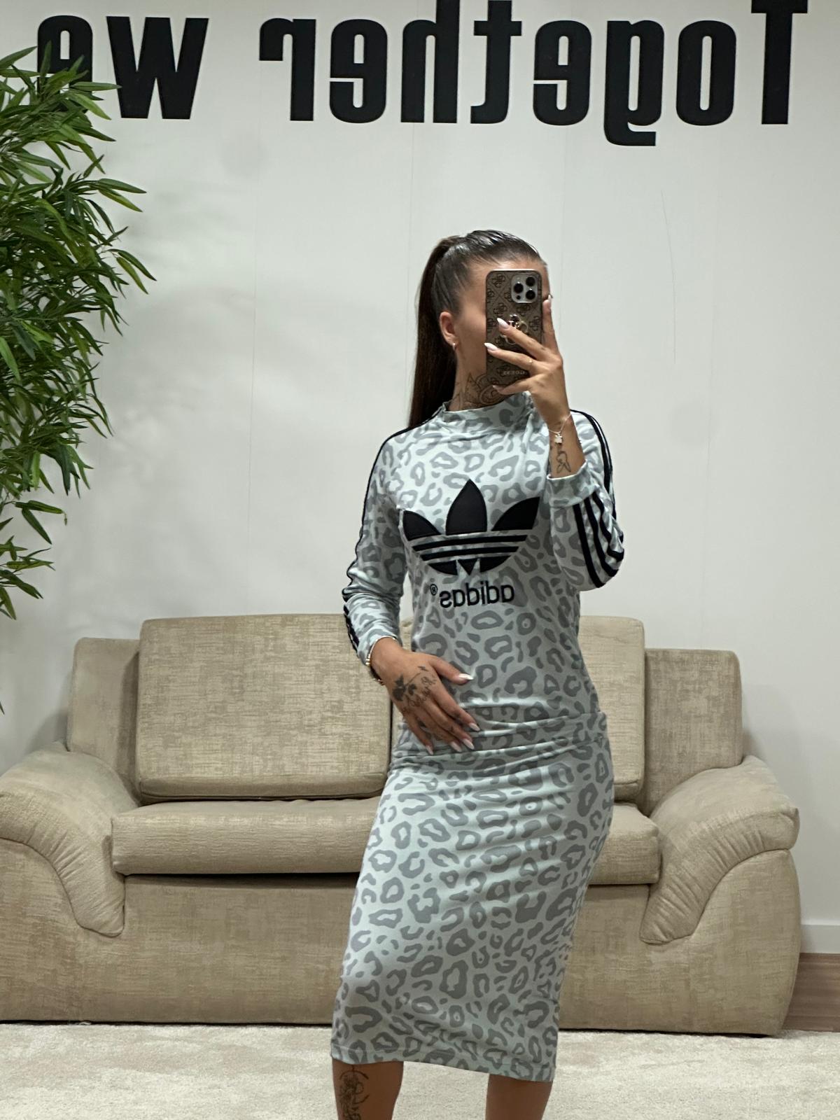 Vestido midi ajustado de manga larga con animal print