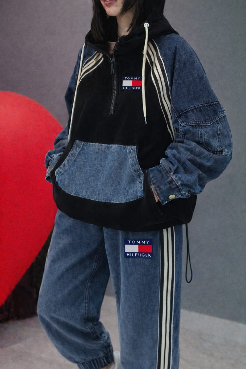 Conjunto mujer Tommy Hilfiger sudadera y pantalón vaquero