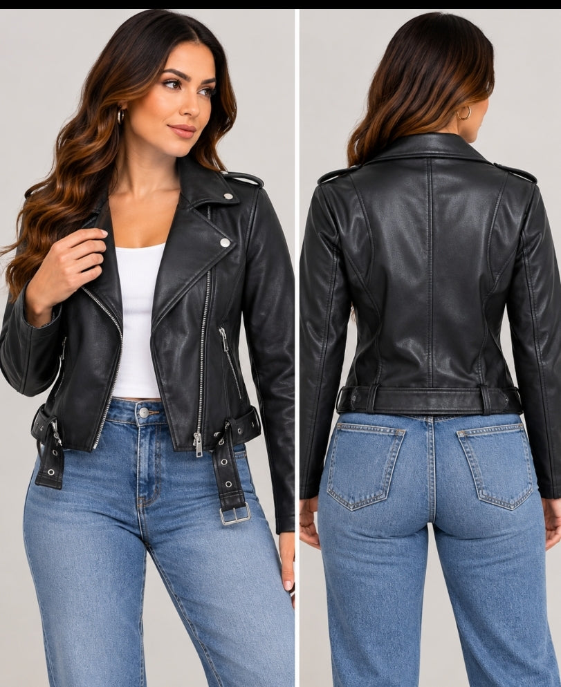 Chaqueta estilo cuero para mujer negra