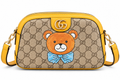 Bolso bandolera estampado con oso decorativo